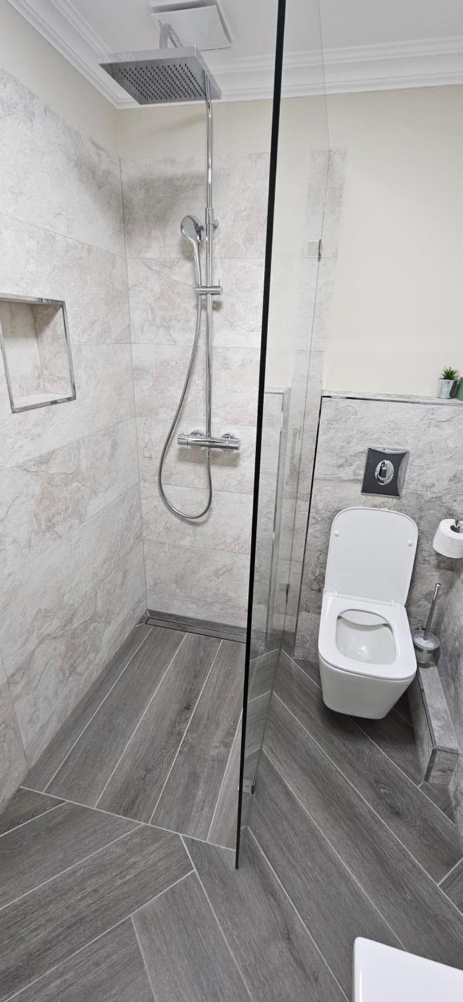 White Rezidence II Apartment Curtea De Arges Ngoại thất bức ảnh
