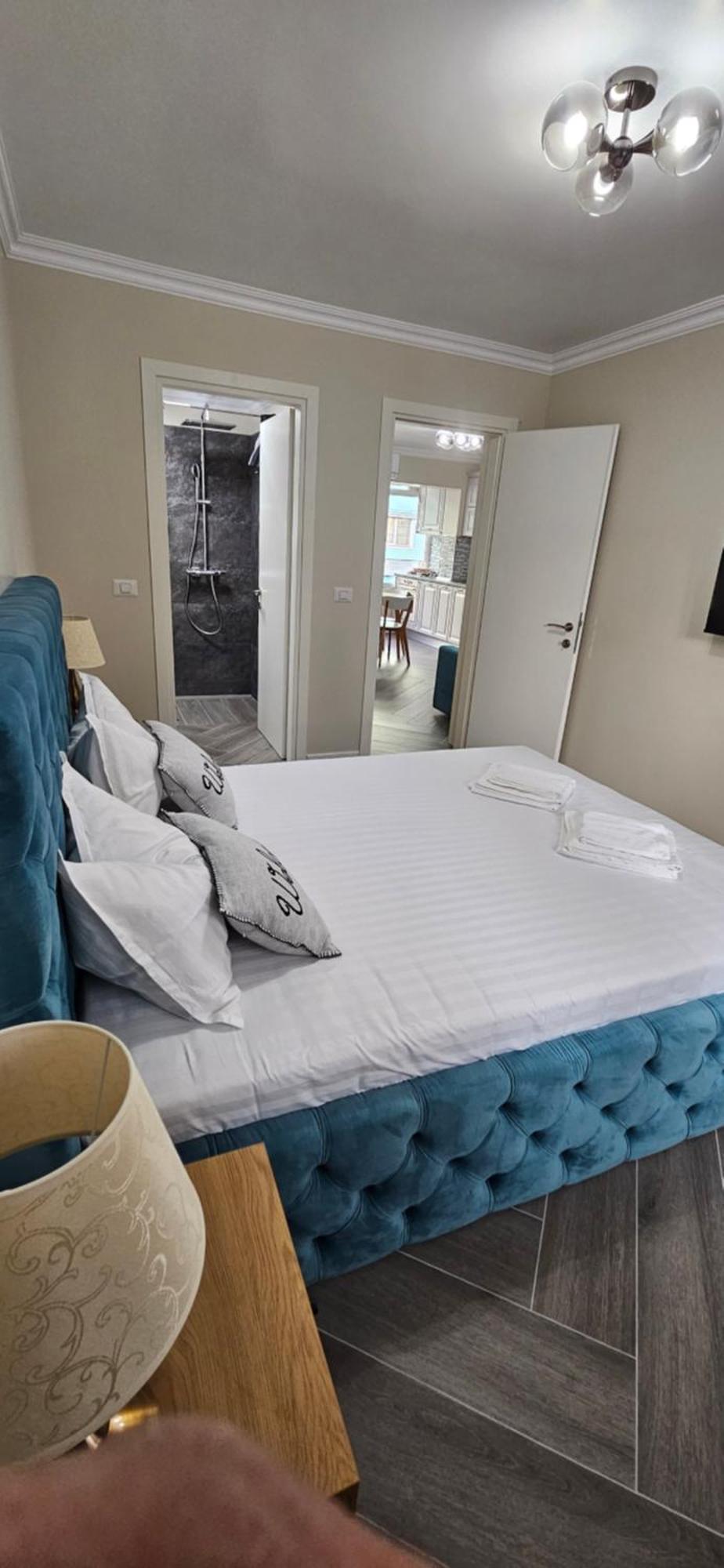 White Rezidence II Apartment Curtea De Arges Ngoại thất bức ảnh